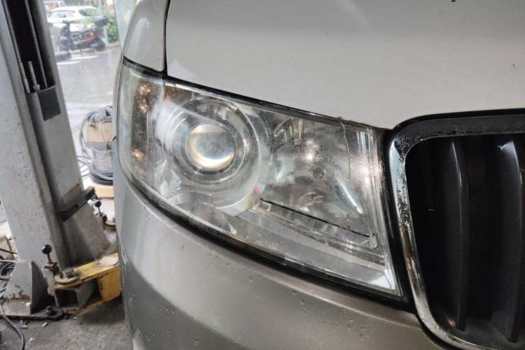 Used Jinbei New Hiace X30L 2016 1.3L Wealth Edition DLCG12 Right Front Headlight