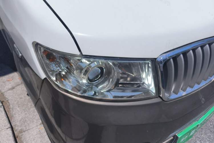 Used Jinbei New Hiace X30L 2016 1.3L Business Edition Van DLCG12 Right Front Headlight