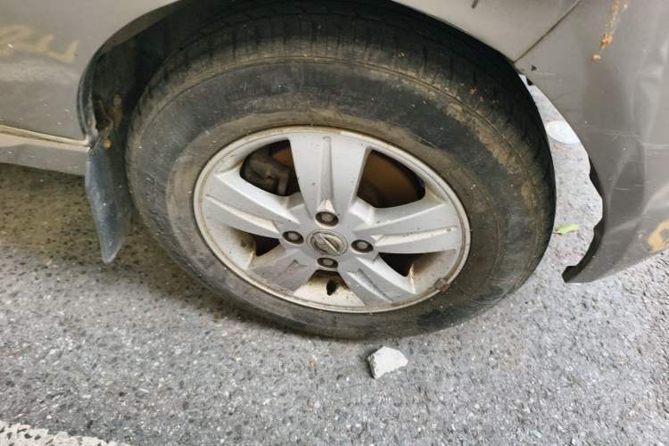Used Jinbei New Hiace X30L 2016 1.5L Business Edition DLCG14 Right Front Wheel Hub