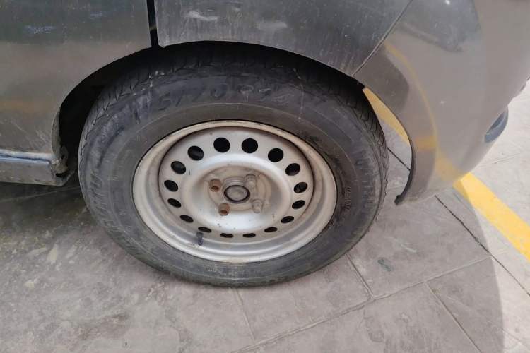 Used Jinbei New Hiace X30L 2016 1.5L Business Edition DLCG14 Right Front Wheel Hub
