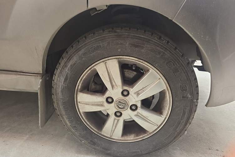 Used Jinbei New Hiace X30L 2016 1.5L Business Edition Van DLCG14 Right Front Wheel Hub