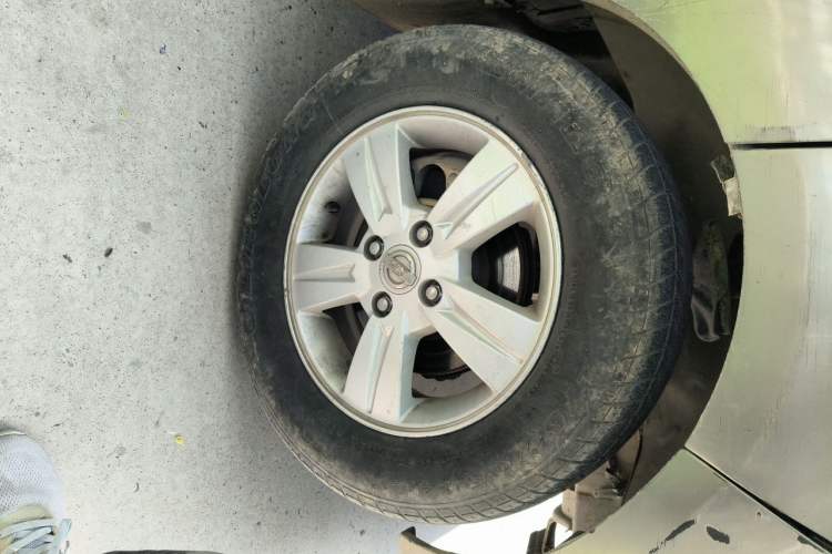 Used Jinbei New Hiace X30L 2016 1.3L Wealth Edition DLCG12 Right Front Wheel Hub