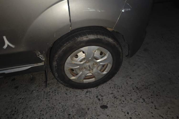 Used Jinbei New Hiace X30L 2016 1.5L Wealth Edition Van DLCG14 Right Front Wheel Hub