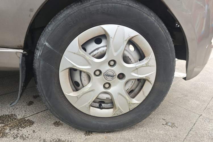 Used Jinbei New Hiace X30L 2016 1.3L Wealth Edition DLCG12 Right Front Wheel Hub