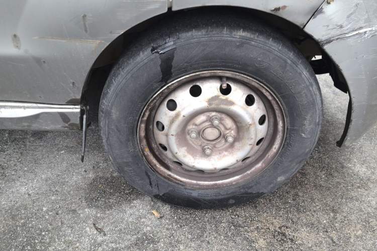 Used Jinbei New Hiace X30L 2016 1.5L Wealth Edition DLCG14 Right Front Wheel Hub
