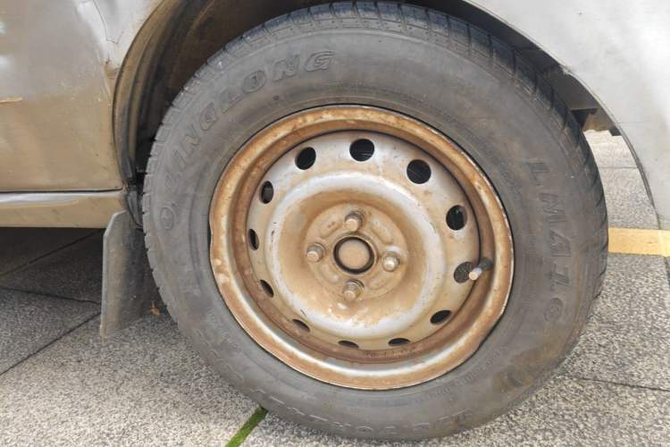 Used Jinbei New Hiace X30L 2016 1.5L Wealth Edition DLCG14 Right Front Wheel Hub