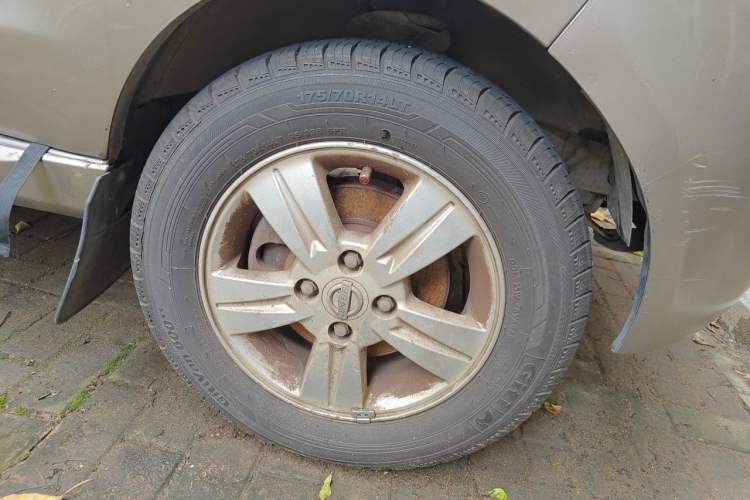 Used Jinbei New Hiace X30L 2016 1.3L Wealth Edition DLCG12 Right Front Wheel Hub