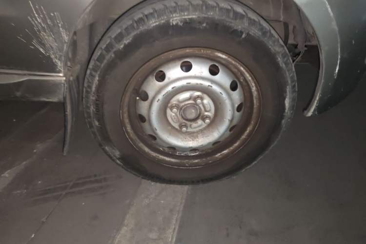 Used Jinbei New Hiace X30L 2016 1.5L Wealth Edition DLCG14 Right Front Wheel Hub
