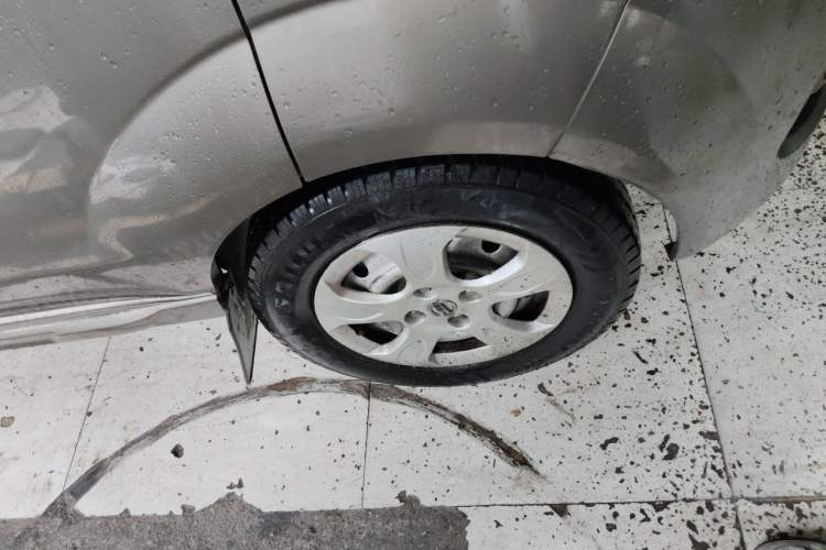 Used Jinbei New Hiace X30L 2016 1.3L Wealth Edition DLCG12 Right Front Wheel Hub