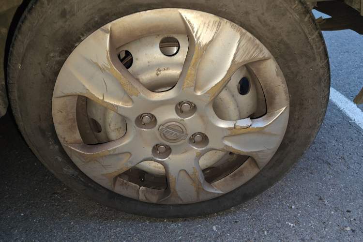 Used Jinbei New Hiace X30L 2016 1.5L Wealth Edition Van DLCG14 Right Front Wheel Hub