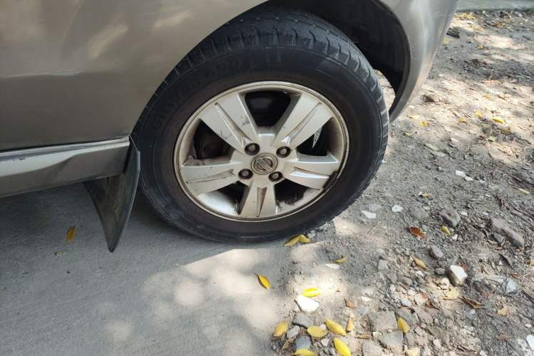 Used Jinbei New Hiace X30L 2016 1.3L Business Edition DLCG12 Right Front Wheel Hub