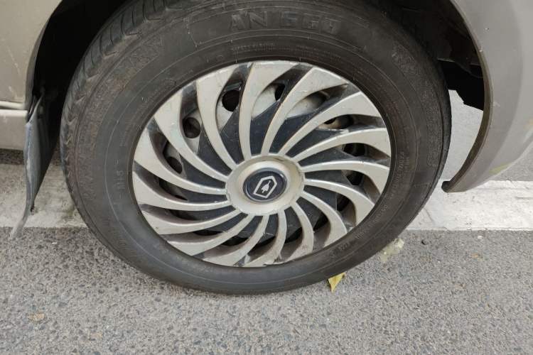 Used Jinbei New Hiace X30L 2016 1.5L Wealth Edition Van DLCG14 Right Front Wheel Hub