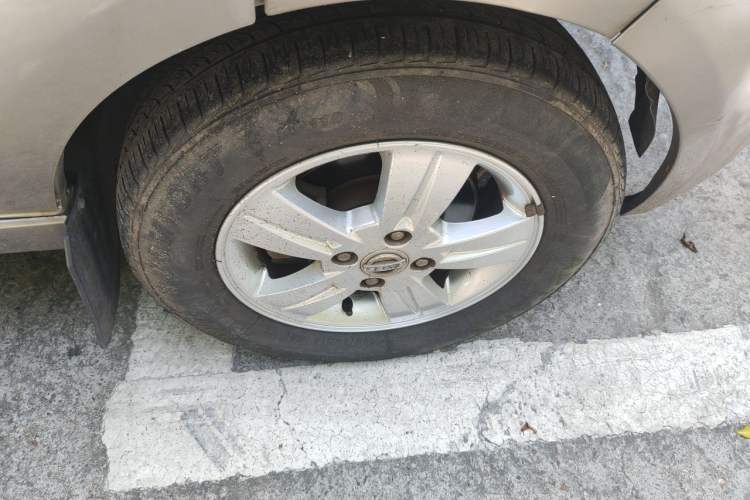 Used Jinbei New Hiace X30L 2016 1.3L Wealth Edition DLCG12 Right Front Wheel Hub