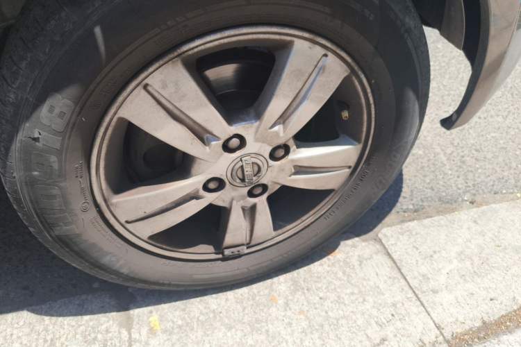 Used Jinbei New Hiace X30L 2016 1.3L Business Edition Van DLCG12 Right Front Wheel Hub