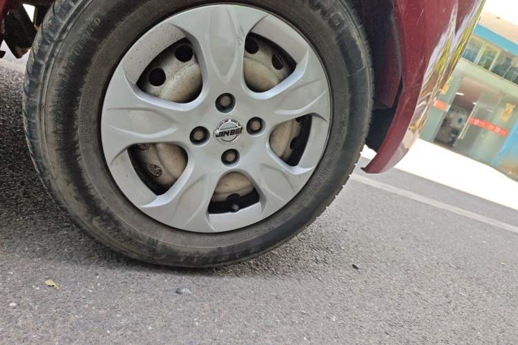 Used Jinbei New Hiace X30L 2016 1.3L Wealth Edition Van DLCG12 Right Front Wheel Hub