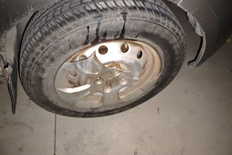 Used Jinbei New Hiace X30L 2016 1.3L Wealth Edition DLCG12 Right Front Wheel Hub