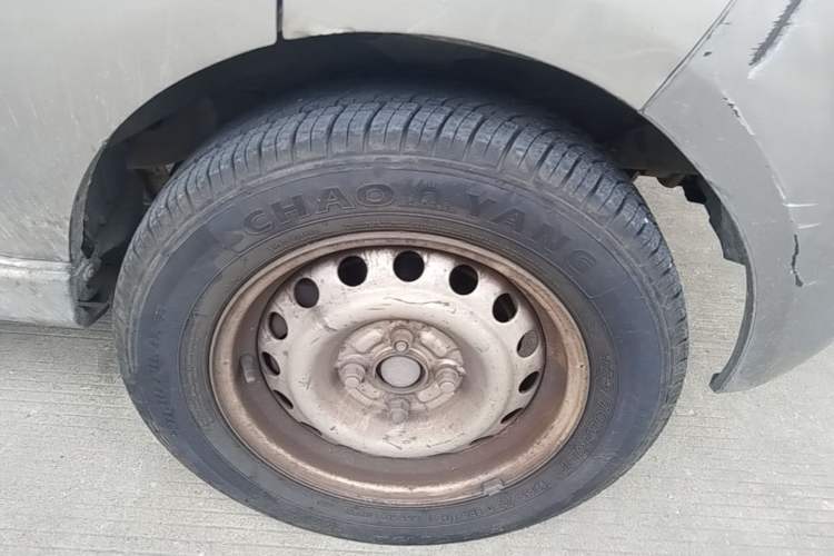 Used Jinbei New Hiace X30L 2016 1.5L Wealth Edition DLCG14 Right Front Wheel Hub