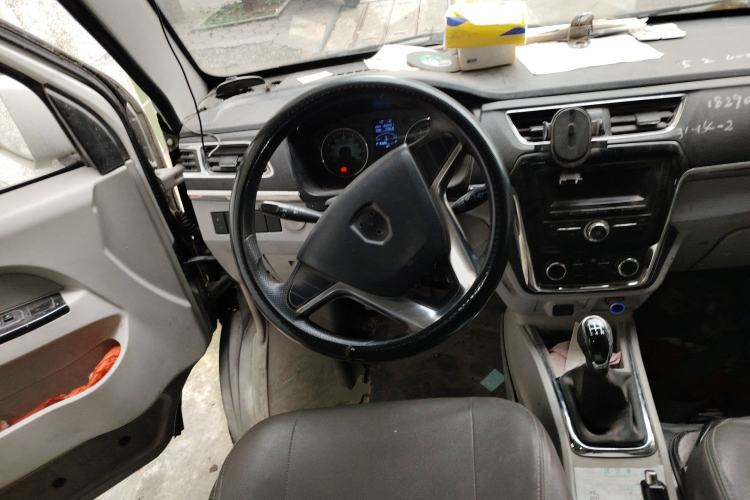 Used Jinbei New Hiace X30L 2016 1.5L Wealth Edition DLCG14 Steering Wheel
