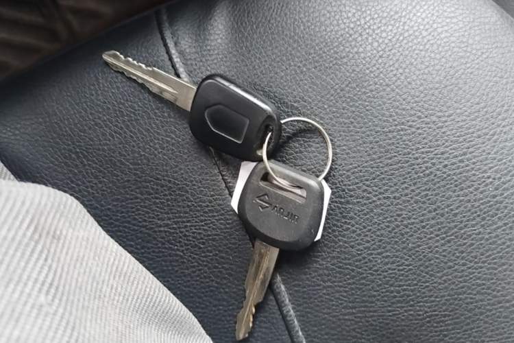 Used Jinbei New Hiace X30L 2016 1.5L Wealth Edition DLCG14 Vehicle Key