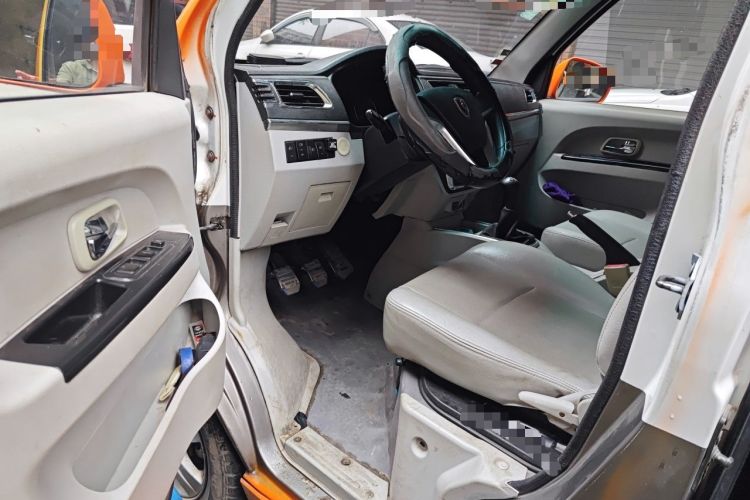 Used Jinbei New Hiace X30L 2016 1.5L Wealth Edition DLCG14 Driver Seat
