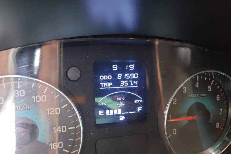 Used Jinbei New Hiace X30L 2016 1.5L Wealth Edition DLCG14 Odometer Close Up