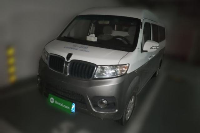 Used Jinbei New Hiace X30L Golden Cup New Sea Lion van, 5 seats, no sunroof, 1.5-liter engine displacement.