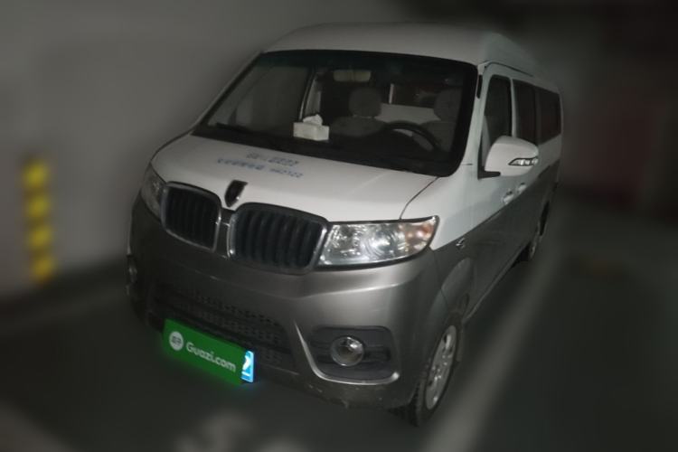 Used Jinbei New Hiace X30L Golden Cup New Sea Lion van, 5 seats, no sunroof, 1.5-liter engine displacement. Guazi used car, China used car export, Used car for sale, Used Jinbei cars, Cheapest cars for sale