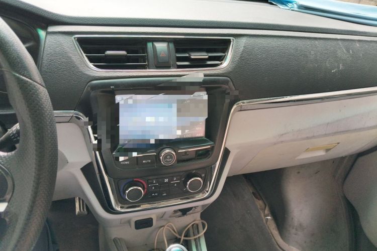 Used Jinbei New Hiace X30L 2018 1.5L Box Truck Wealth Edition DLCG14 Audio And AC Panel