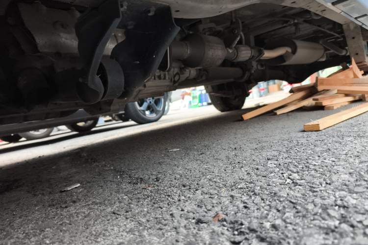 Used Jinbei New Hiace X30L 2018 1.5L Box Truck Wealth Edition DLCG14 Chassis Rear Left