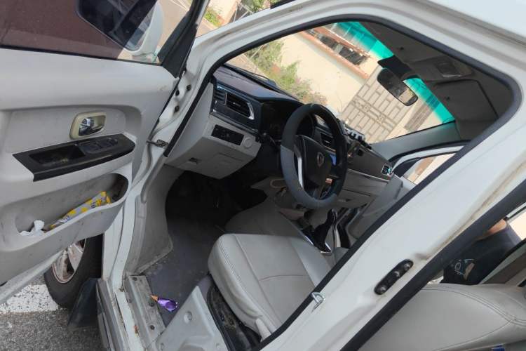 Used Jinbei New Hiace X30L 2018 1.5L Business Edition DLCG14 Driver Seat