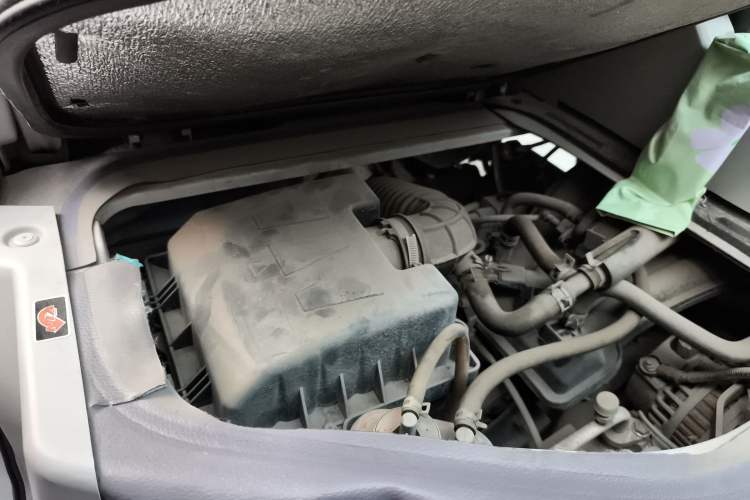Used Jinbei New Hiace X30L 2018 1.5L Box Truck Wealth Edition DLCG14 Engine Bay Right