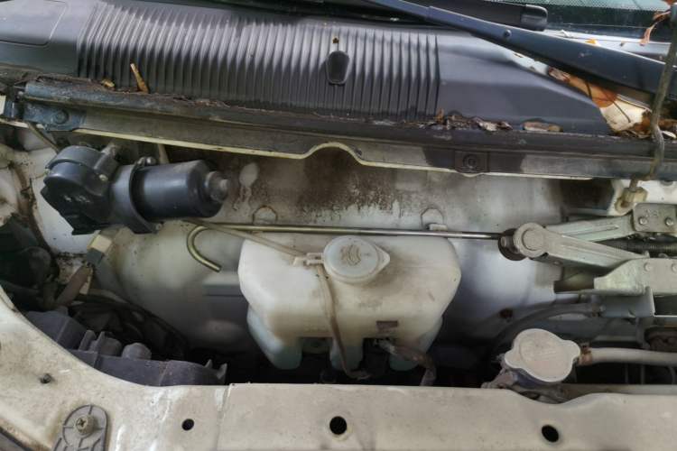 Used Jinbei New Hiace X30L 2018 1.5L Wealth Edition DLCG14 Engine Bay Right