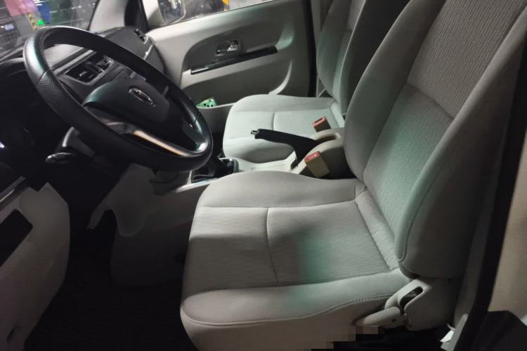 Used Jinbei New Hiace X30L 2018 1.5L Box Truck Wealth Edition Natural Gas DLCG14 Left Rear Seat
