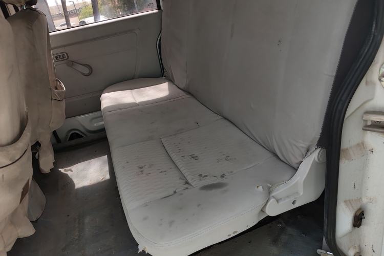 Used Jinbei New Hiace X30L 2018 1.5L Box Truck Wealth Edition DLCG14 Left Rear Seat