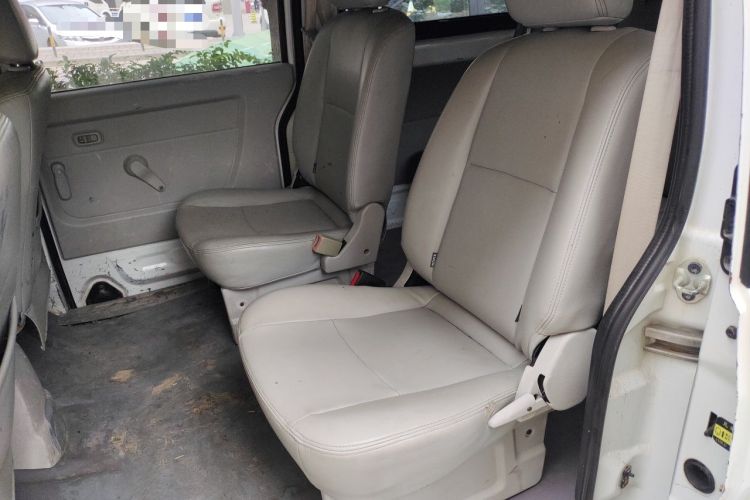 Used Jinbei New Hiace X30L 2018 1.5L Box Truck Wealth Edition DLCG14 Left Rear Seat