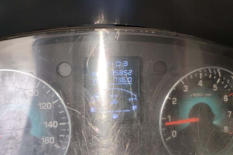 Used Jinbei New Hiace X30L 2018 1.5L Box Truck Wealth Edition DLCG14 Odometer Close Up