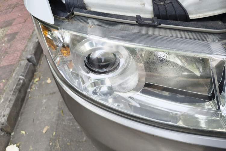 Used Jinbei New Hiace X30L 2018 1.5L Box Truck Wealth Edition DLCG14 Right Front Headlight