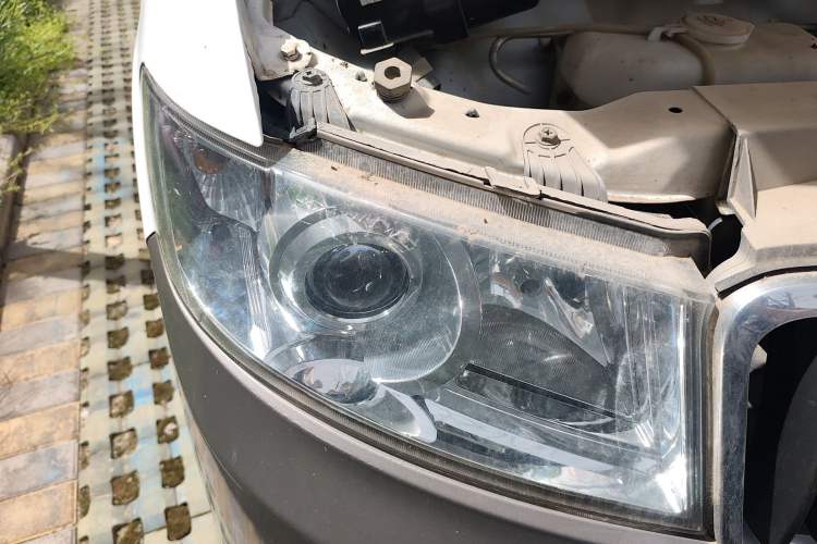 Used Jinbei New Hiace X30L 2018 1.5L Box Truck Wealth Edition DLCG14 Right Front Headlight