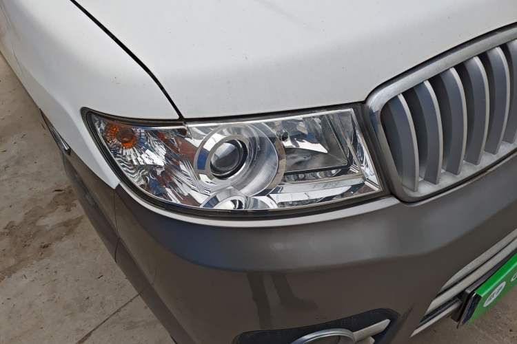 Used Jinbei New Hiace X30L 2018 1.5L Box Truck Business Edition DLCG14 Right Front Headlight