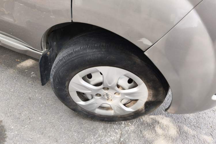 Used Jinbei New Hiace X30L 2018 1.5L Box Truck Wealth Edition DLCG14 Right Front Wheel Hub