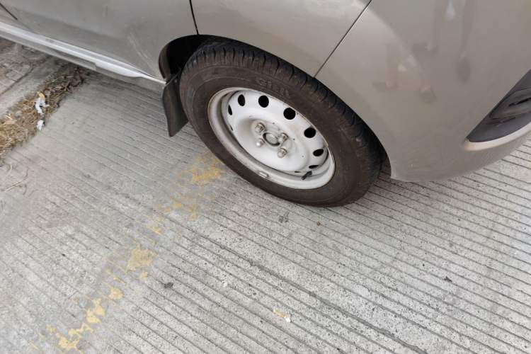 Used Jinbei New Hiace X30L 2018 1.5L Wealth Edition DLCG14 Right Front Wheel Hub