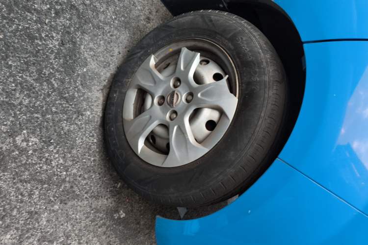 Used Jinbei New Hiace X30L 2018 1.5L Box Truck Wealth Edition DLCG14 Right Front Wheel Hub