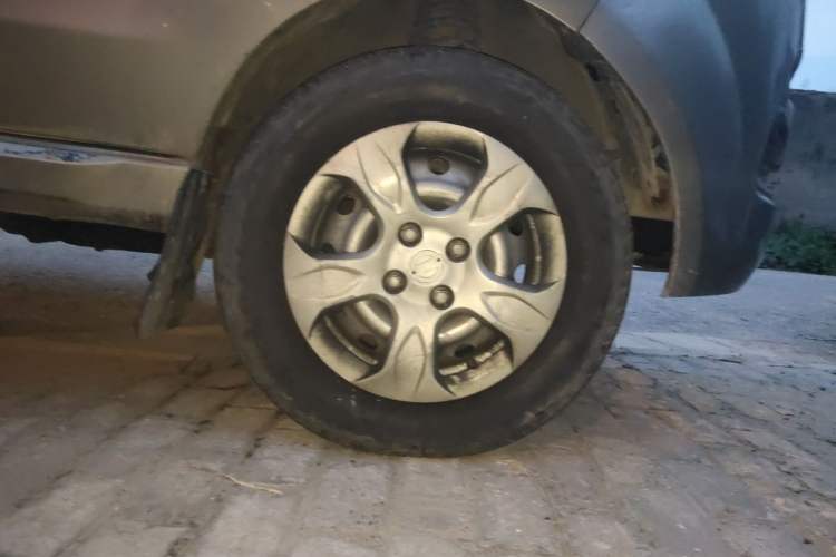 Used Jinbei New Hiace X30L 2018 1.5L Wealth Edition DLCG14 Right Front Wheel Hub