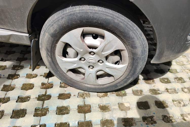 Used Jinbei New Hiace X30L 2018 1.5L Box Truck Wealth Edition DLCG14 Right Front Wheel Hub