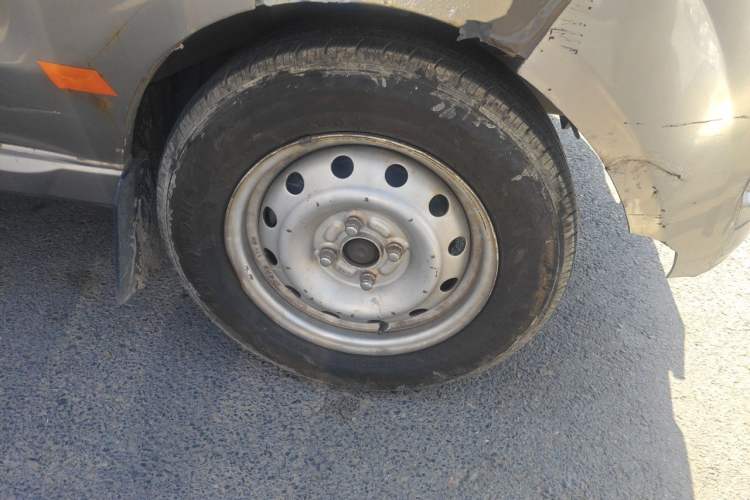 Used Jinbei New Hiace X30L 2018 1.5L Box Truck Wealth Edition DLCG14 Right Front Wheel Hub