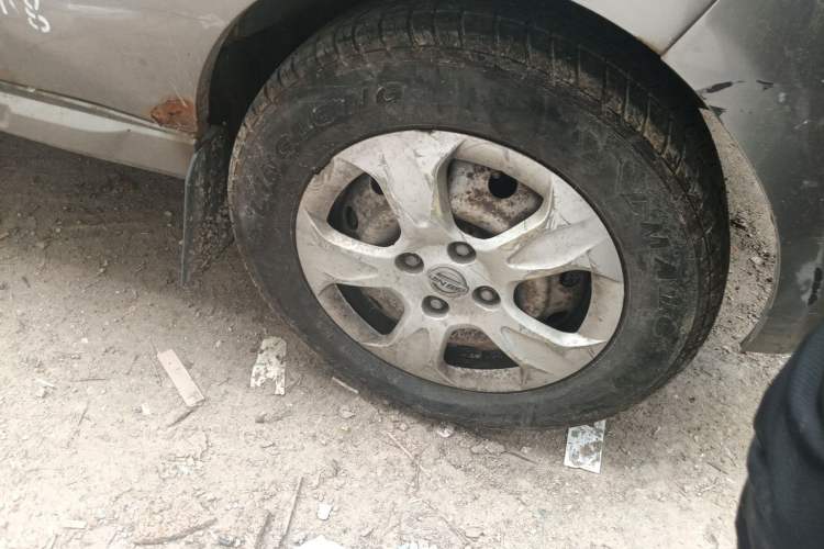 Used Jinbei New Hiace X30L 2018 1.5L Box Truck Wealth Edition DLCG14 Right Front Wheel Hub