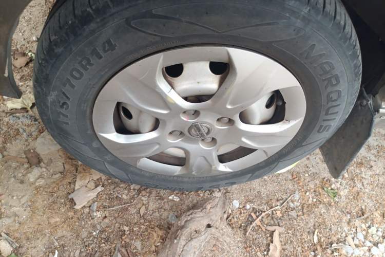 Used Jinbei New Hiace X30L  Right Front Wheel Hub