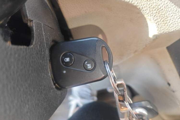 Used Jinbei New Hiace X30L 2018 1.5L Box Truck Wealth Edition DLCG14 Vehicle Key