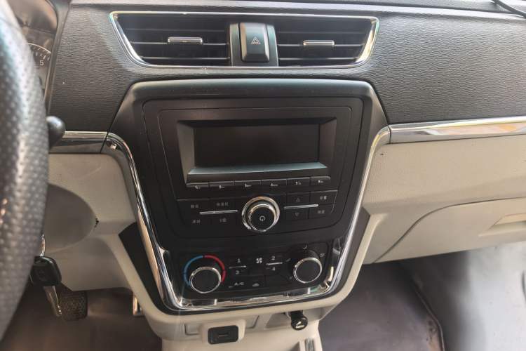 Used Jinbei New Hiace X30L 2018 1.5L Wealth Edition DLCG14 Audio And AC Panel