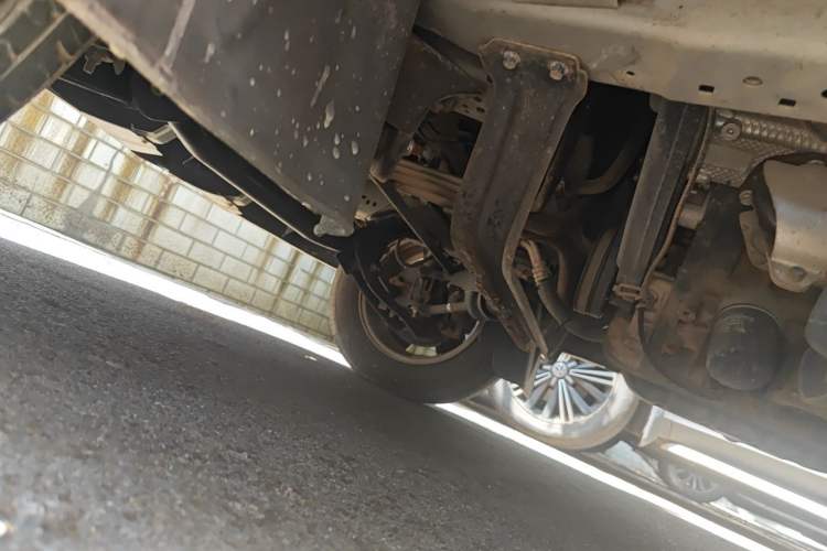 Used Jinbei New Hiace X30L 2018 1.5L Wealth Edition DLCG14 Chassis Front Left